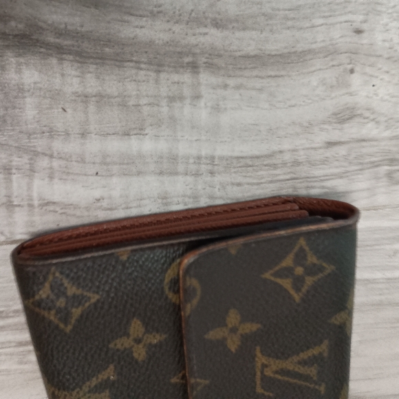 Authentic Louis Vuitton Long wallet - Picture 2 of 13